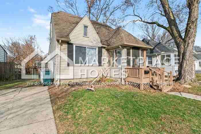 23115 Tawas Ave - Photo 2 of 19