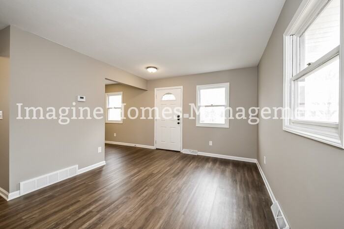 1296 Westlake Ave - Photo 4 of 12