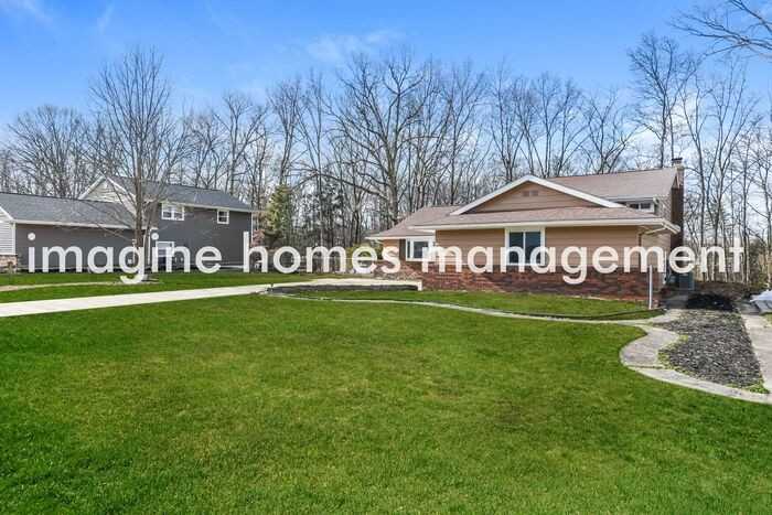 15614 Creekwood Ln - Photo 3 of 20