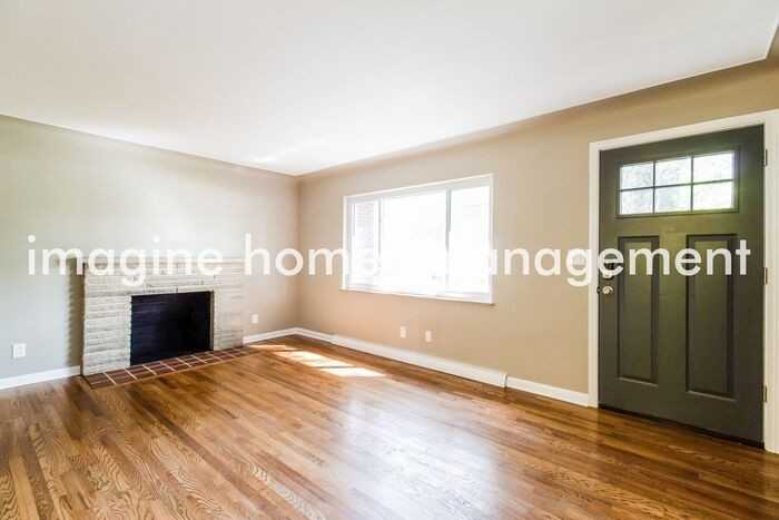 9329 Floral Ave - Photo 5 of 20