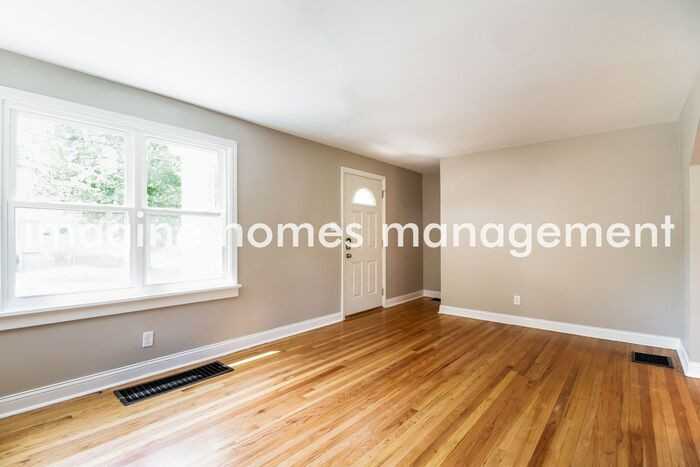 1314 Schirmer Ave - Photo 5 of 21