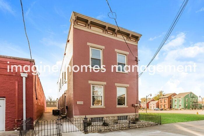 1209 Holman Ave - Photo 4 of 16