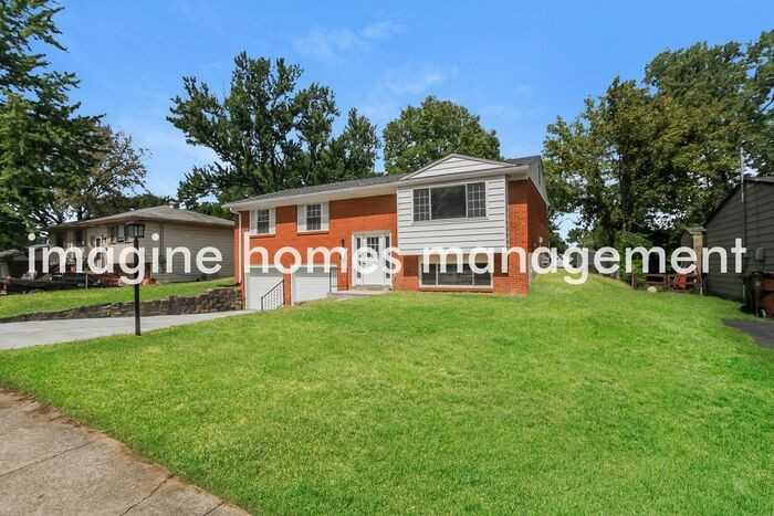 820 W Kemper Rd - Photo 3 of 18