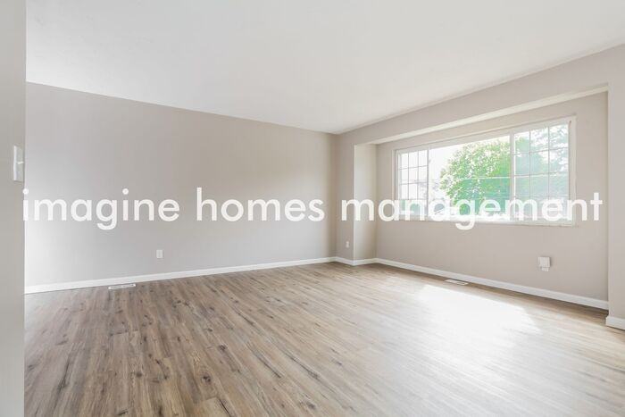 820 W Kemper Rd - Photo 5 of 18