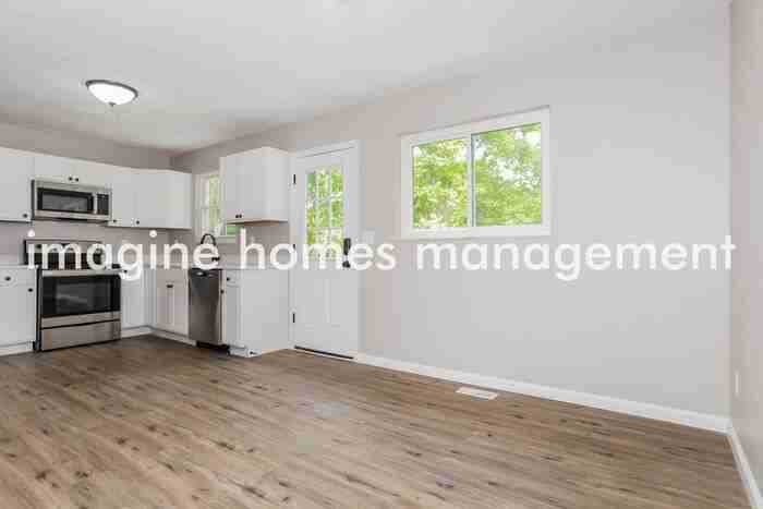 820 W Kemper Rd - Photo 6 of 18