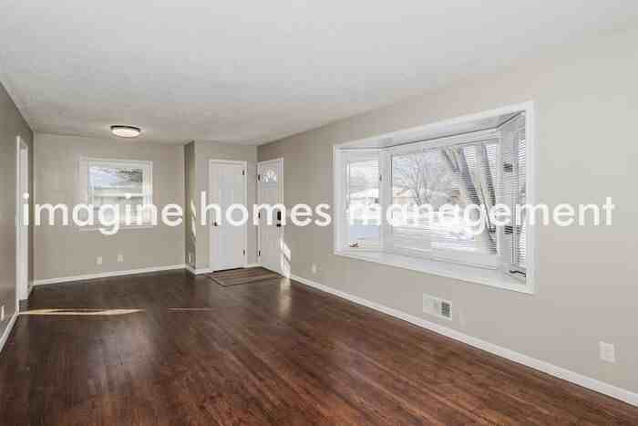 7109 Hartkopf Ln - Photo 4 of 15