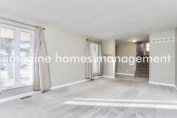 408 Willow Wood Ct - Photo 4 of 19