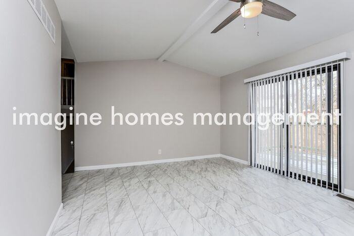 408 Willow Wood Ct - Photo 5 of 19