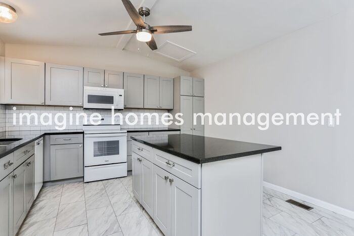 408 Willow Wood Ct - Photo 7 of 19