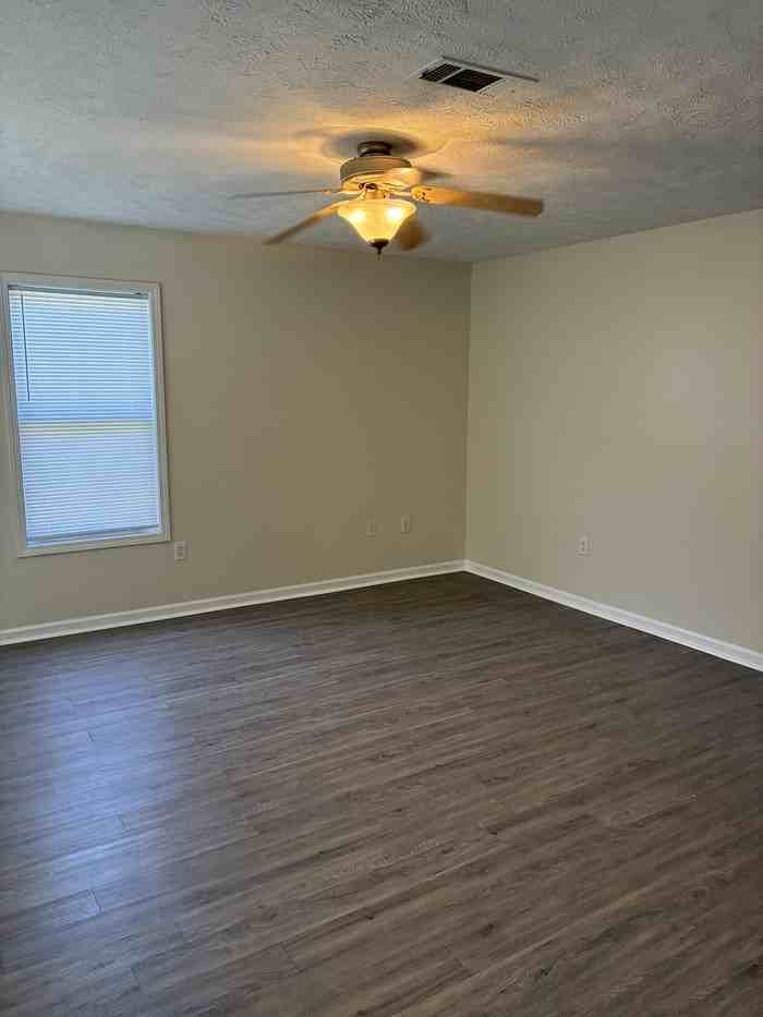 6148 W Forrest St - Photo 2 of 13