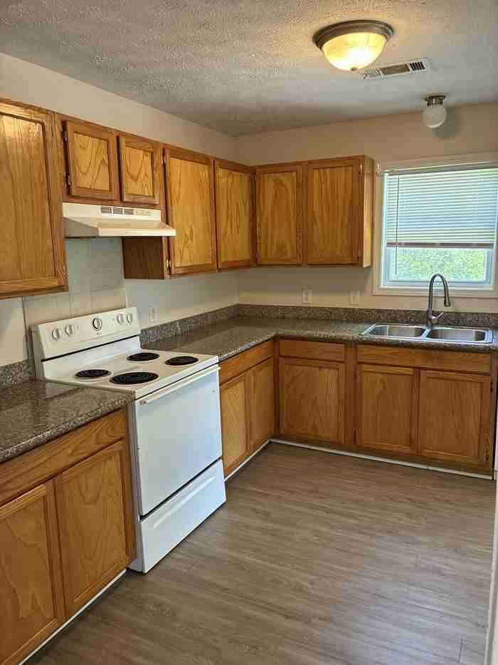 6148 W Forrest St - Photo 5 of 13