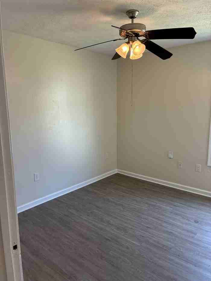 6148 W Forrest St - Photo 7 of 13