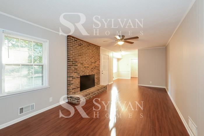 1369 White Oak St Se - Photo 6 of 16