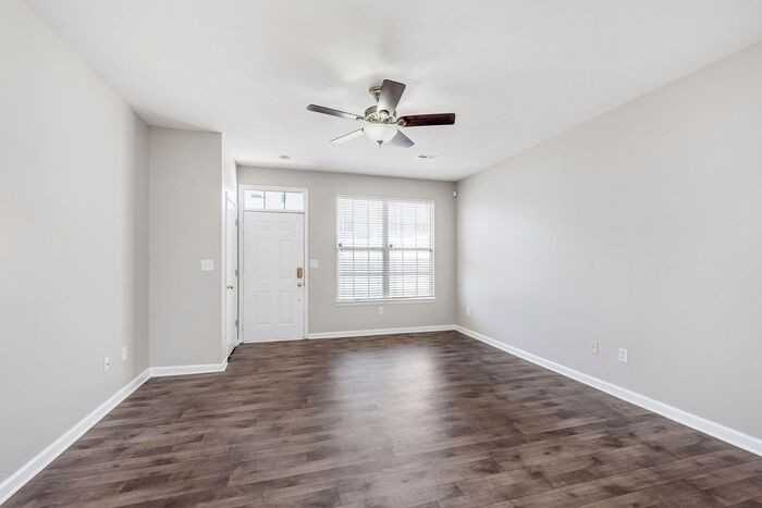 2360 Colfax Ln - Photo 5 of 24