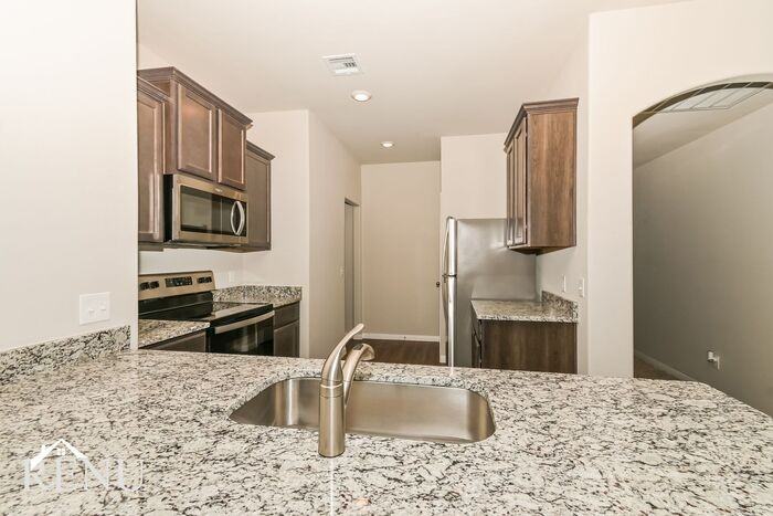 1705 Burgundy Dr - Photo 4 of 19