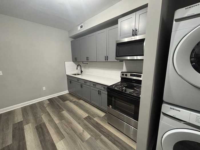 5399 Maple Ave - Photo 4 of 17