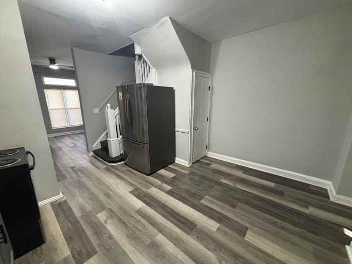 5399 Maple Ave - Photo 5 of 17