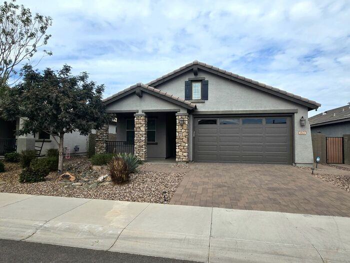 2822 W Blue River Dr