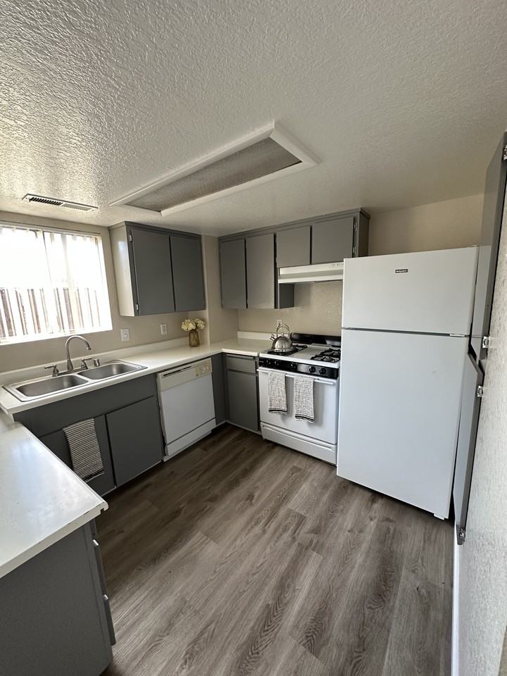 2157 Yosemite Pkwy #5 - Photo 4 of 16