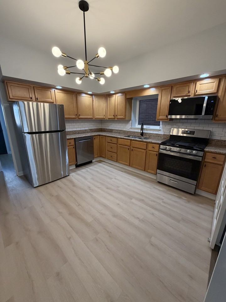 3119 S Princeton Ave #1F - Photo 2 of 10