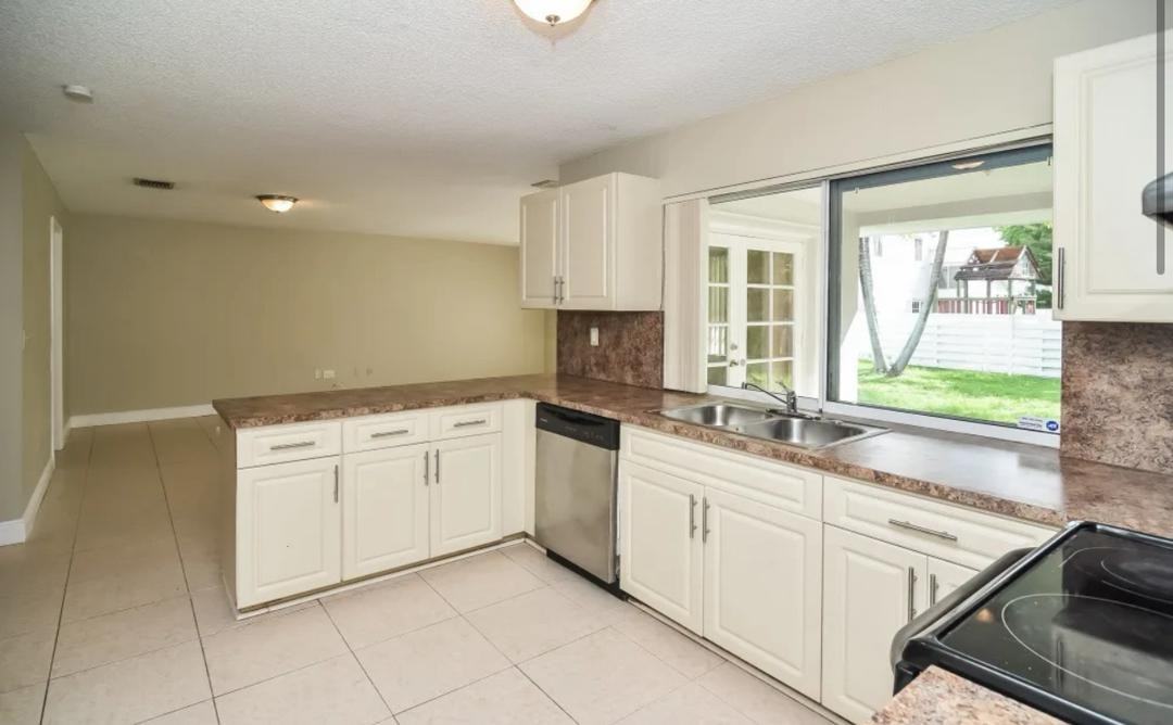 1423 Erie St #NA - Photo 2 of 5