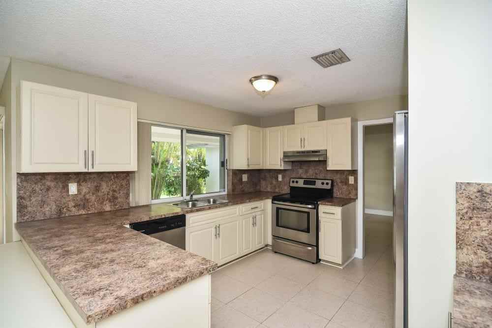 1423 Erie St #NA - Photo 3 of 5