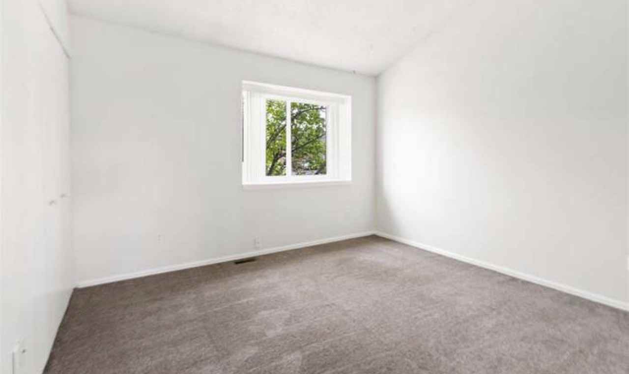 1822 Erin Loop - Photo 3 of 5