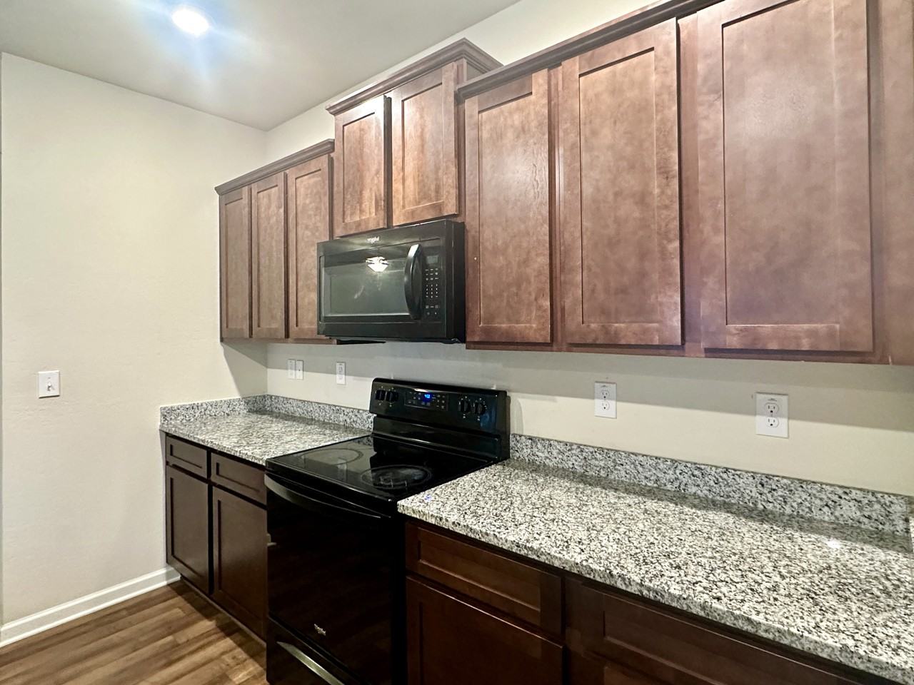 916 Independence Ave #NA - Photo 6 of 28