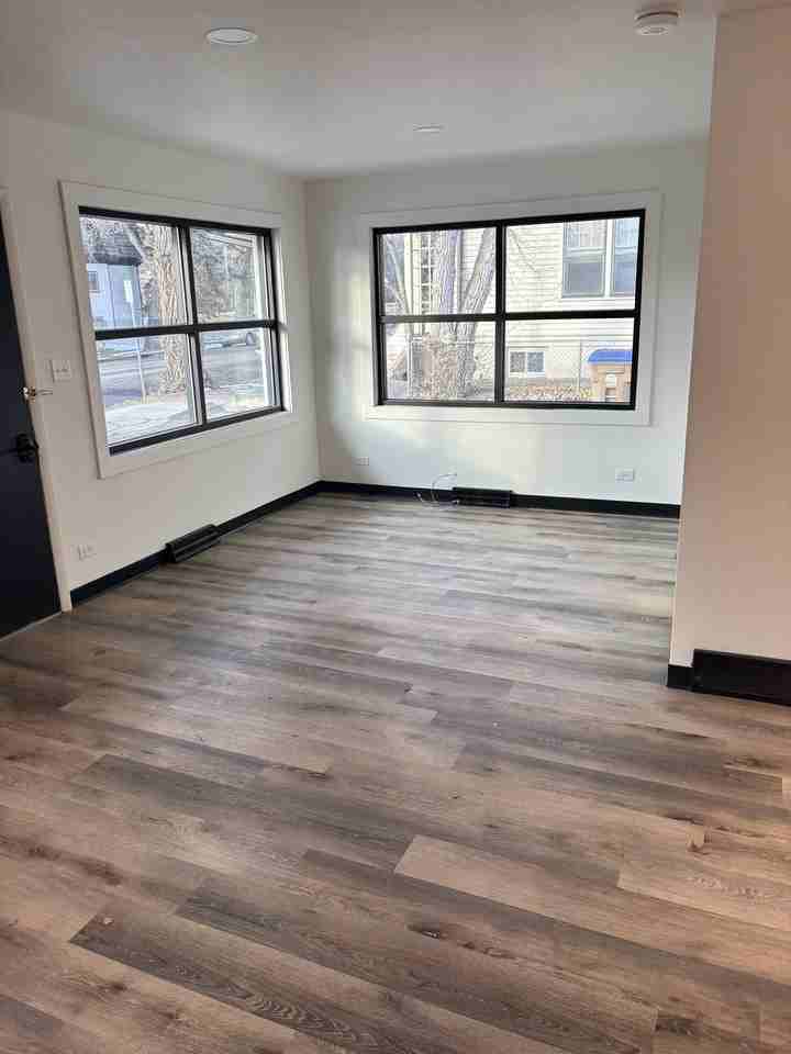 213 S 13th St #C - Photo 2 of 5