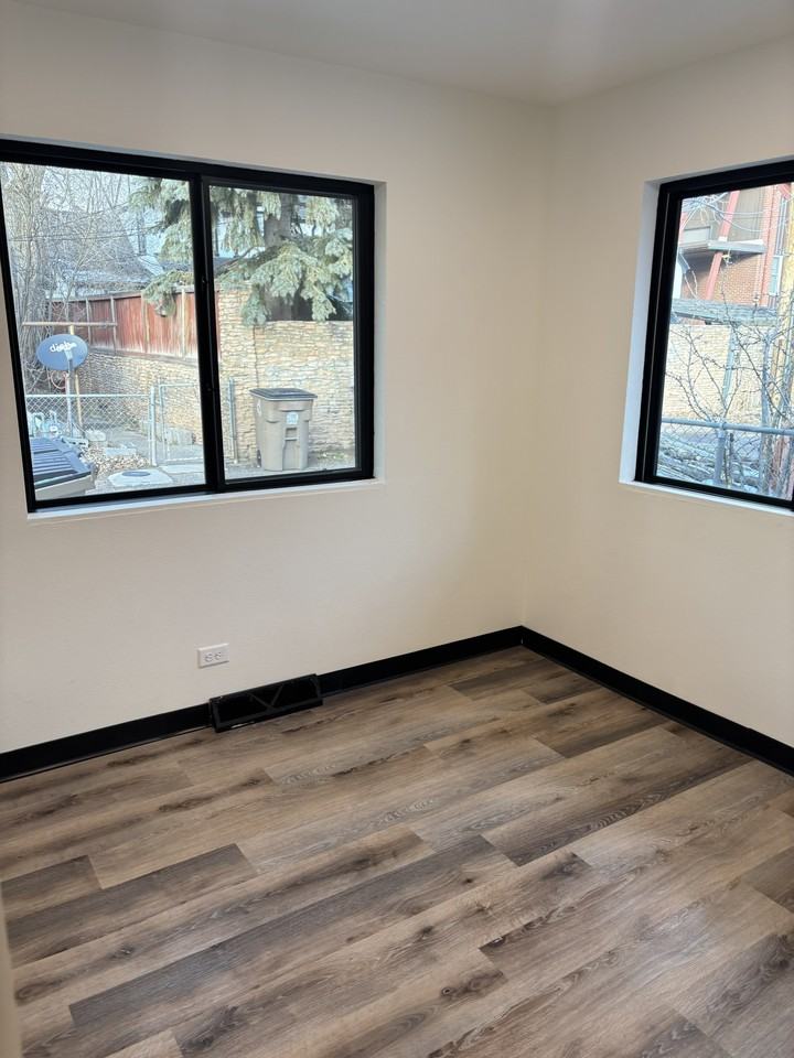 213 S 13th St #C - Photo 3 of 5