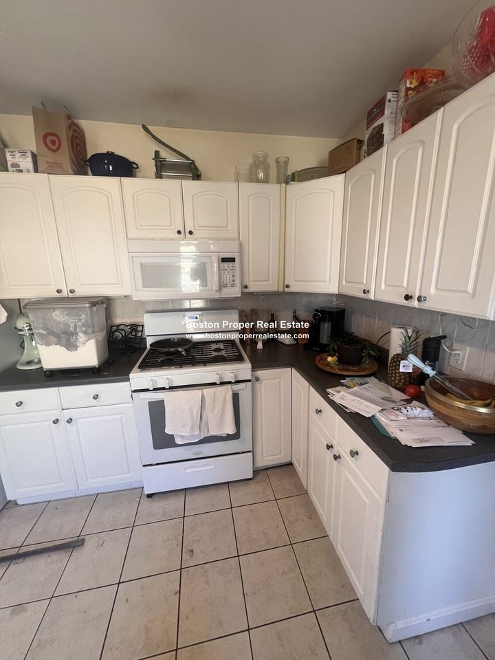 260 N Harvard St #1 - Photo 2 of 16