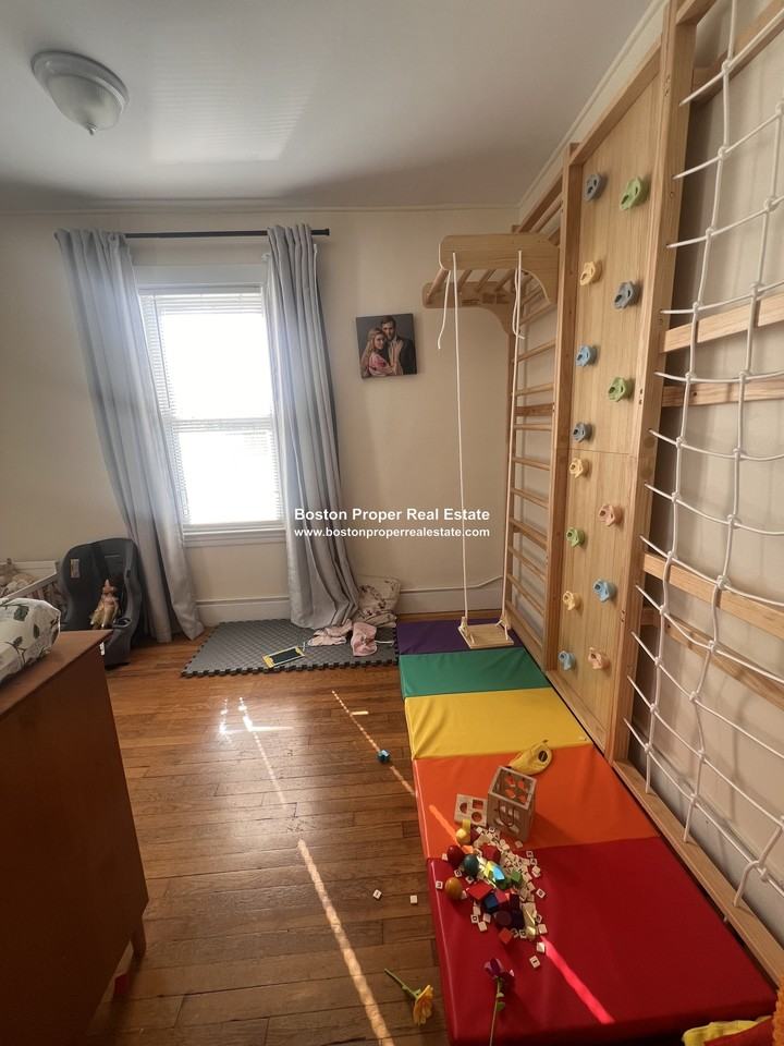 260 N Harvard St #1 - Photo 4 of 16