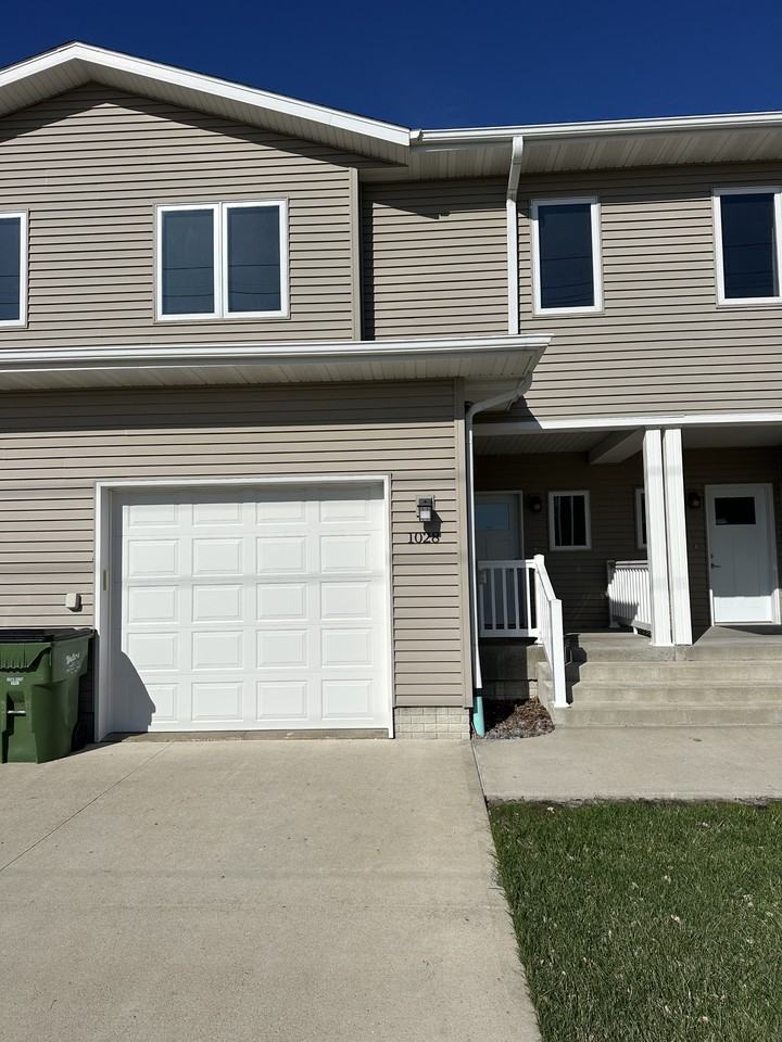 1020 S 32nd St #1028 - Photo 2 of 18