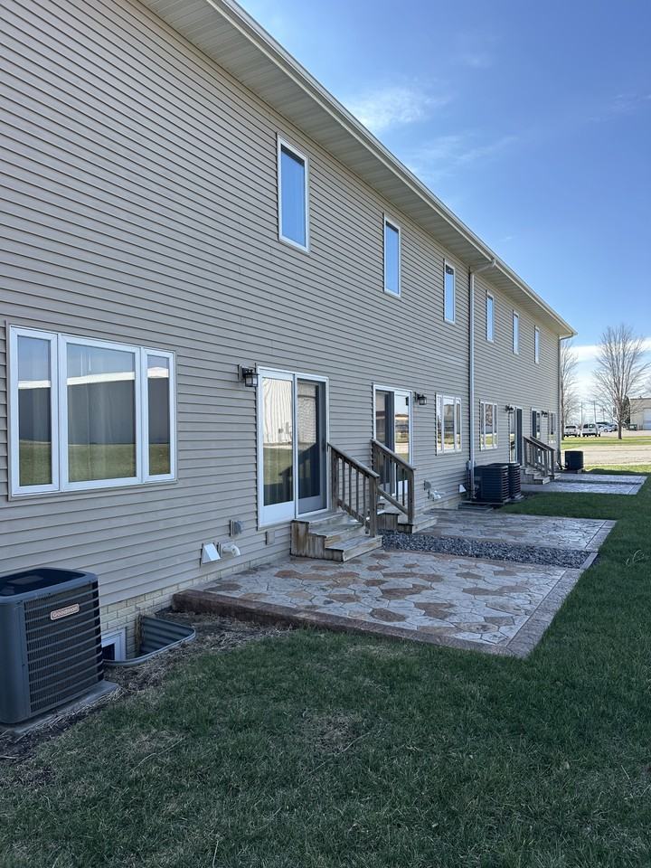 1020 S 32nd St #1028 - Photo 3 of 18