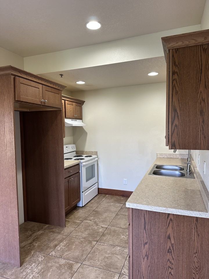 1020 S 32nd St #1028 - Photo 6 of 18