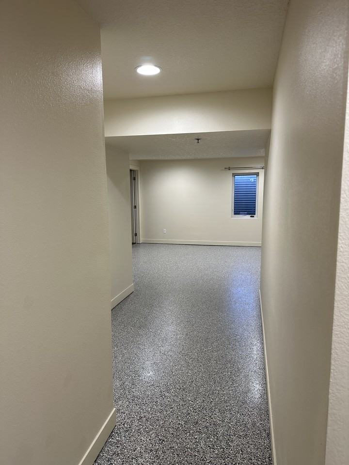 1020 S 32nd St #1028 - Photo 7 of 18