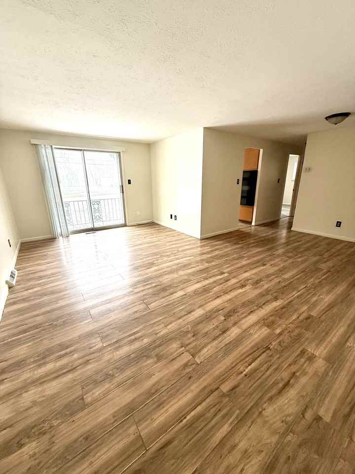 850 S Green Rd #2 - Photo 4 of 7