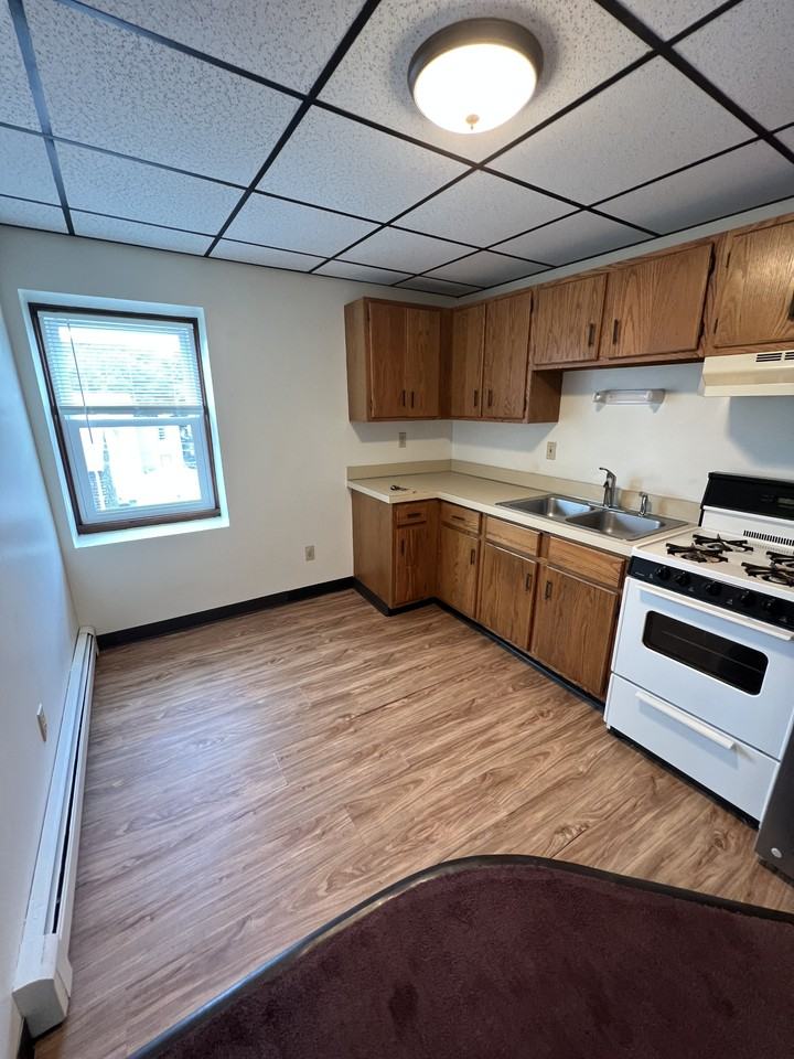 57 Bank St #7 - Photo 2 of 10