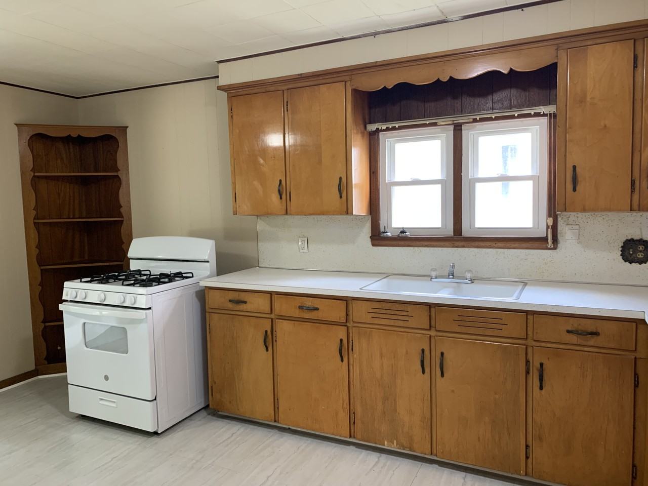 601 Lincoln Ave Nw #NA - Photo 4 of 19