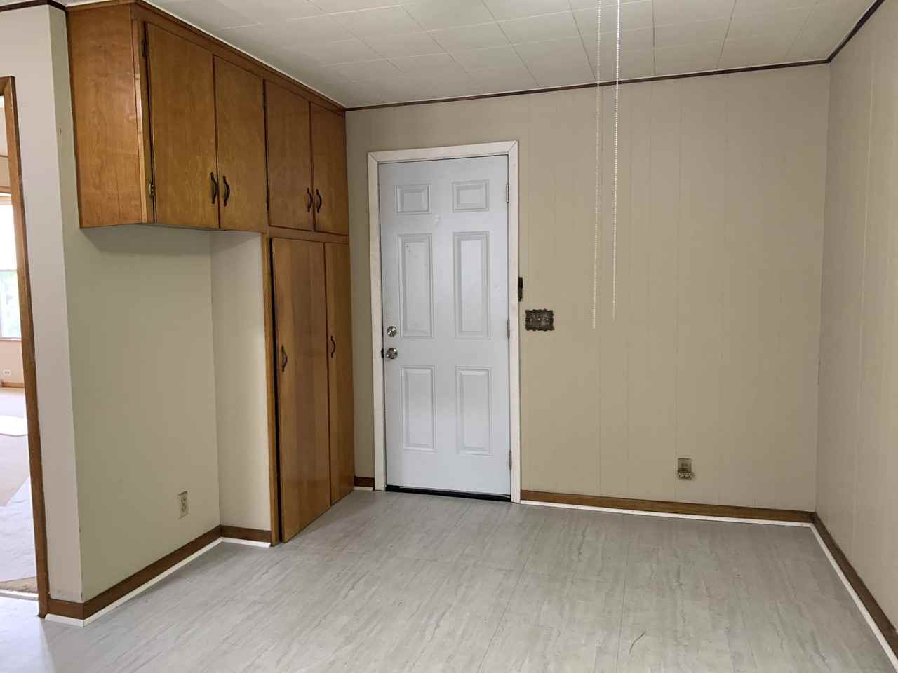 601 Lincoln Ave Nw #NA - Photo 6 of 19