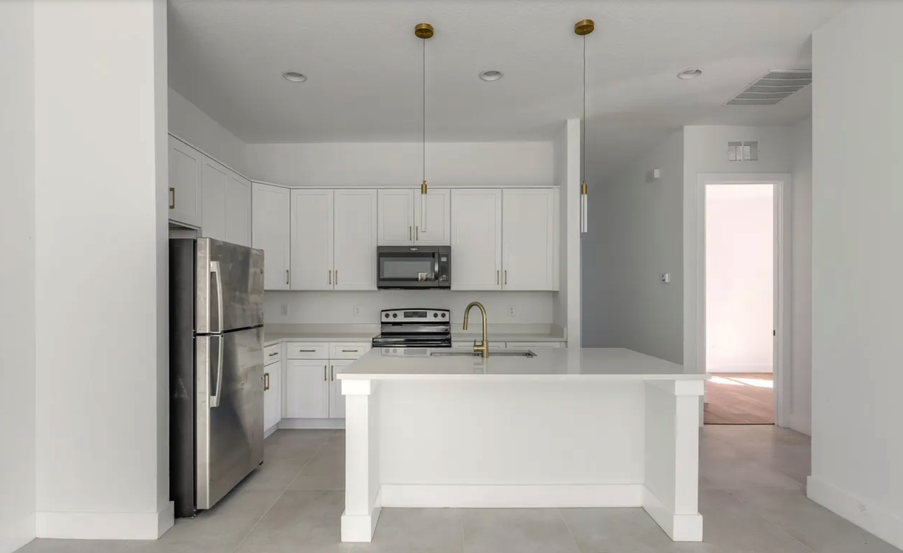 618 N Duss St #NA - Photo 2 of 24