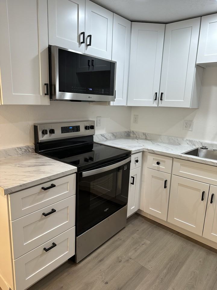 4348 N Maple Dr #BS - Photo 3 of 12