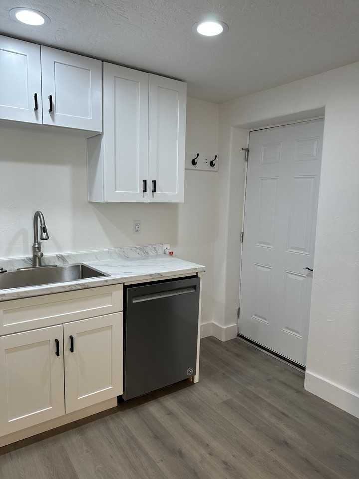 4348 N Maple Dr #BS - Photo 4 of 12