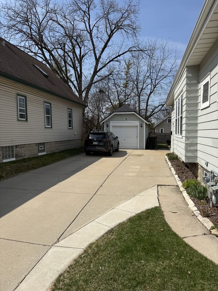 623 N 60th St - Photo 2 of 13