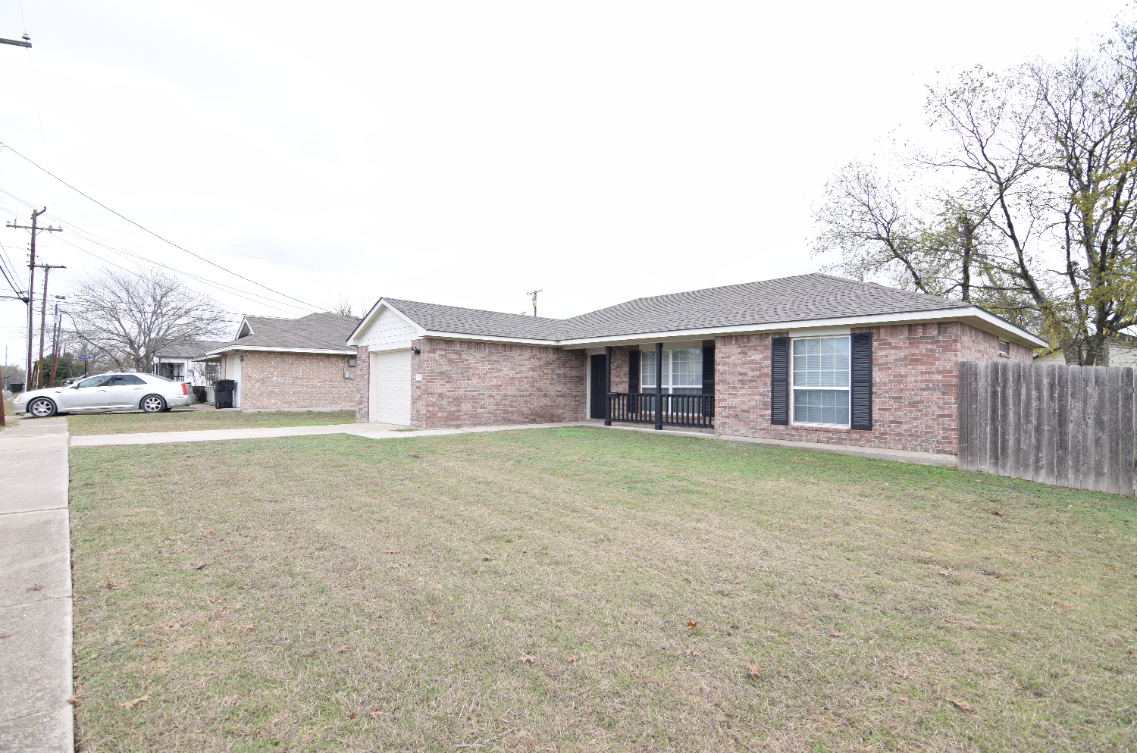 805 S 24th St #NA - Photo 3 of 19