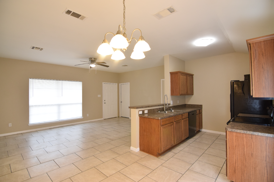 805 S 24th St #NA - Photo 4 of 19