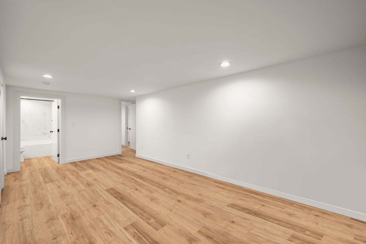 11019 35th Ave Ne #NA - Photo 4 of 6