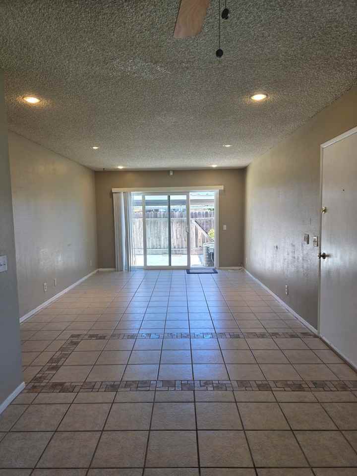 4733 Larwin Ave - Photo 2 of 11
