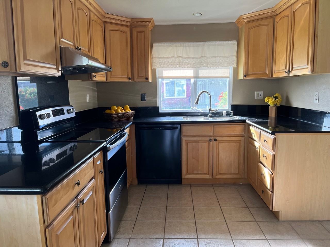 4733 Larwin Ave - Photo 3 of 11