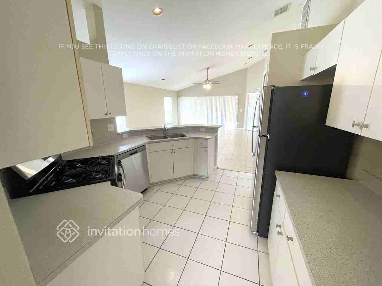 24436 Summer Wind Ct - Photo 4 of 12